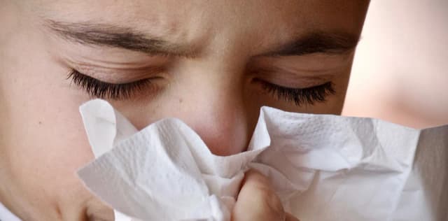 Krztusiec u dziecka objawy: Jak rozpoznać i co robić? Krztusiec u dziecka objawy: Jak rozpoznać i co robić?