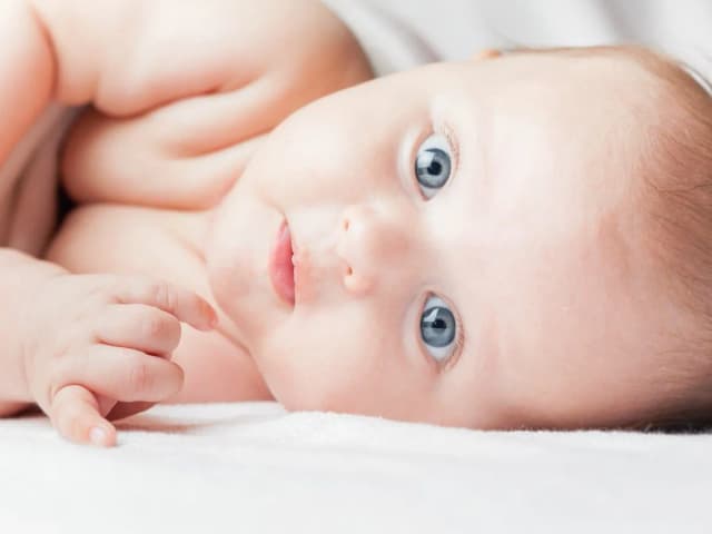 Jak widzi dziecko w 3 miesiącu? Zaskakujące etapy rozwoju wzroku Jak widzi dziecko w 3 miesiącu? Zaskakujące etapy rozwoju wzroku