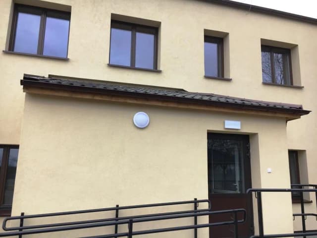Czym jest ośrodek opiekuńczo-wychowawczy? Definicja, zadania i zasady działania Czym jest ośrodek opiekuńczo-wychowawczy? Definicja, zadania i zasady działania