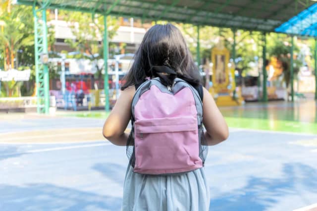 Kiedy dziecko może samo chodzić do szkoły? Bezpieczeństwo i odpowiedzialność rodziców Kiedy dziecko może samo chodzić do szkoły? Bezpieczeństwo i odpowiedzialność rodziców