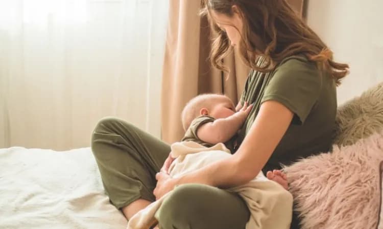 Co powinna jeść mama karmiąca piersią, aby uniknąć problemów zdrowotnych?