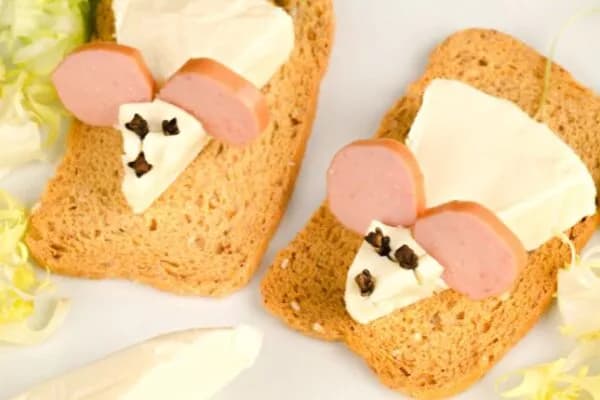 Od kiedy parówki dla niemowlaka? Bezpieczne opcje dla malucha Od kiedy parówki dla niemowlaka? Bezpieczne opcje dla malucha